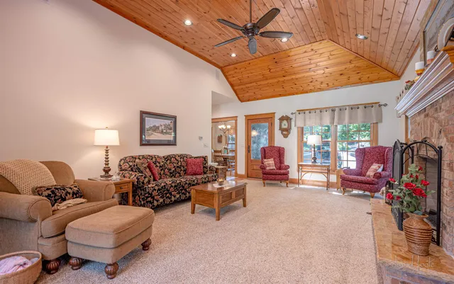 $1,695,000 | 200 Sioux Ct., Galena, IL 61036