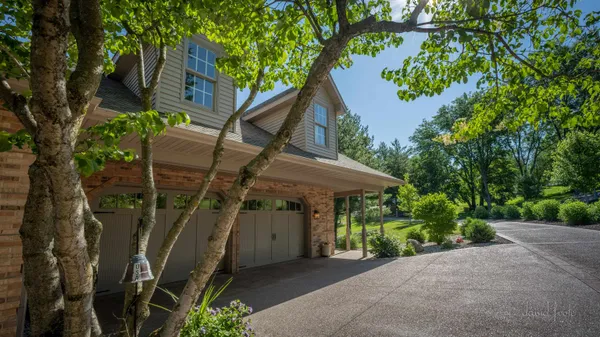 $1,695,000 | 200 Sioux Ct., Galena, IL 61036