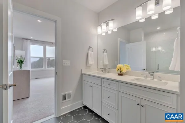 $2,500 | 816 Wesley Lane, Unit A, Charlottesville, VA 22911