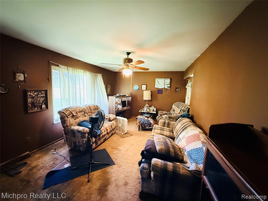 11438 Hill Road Memphis, MI 48041 - Photo 7 of 15