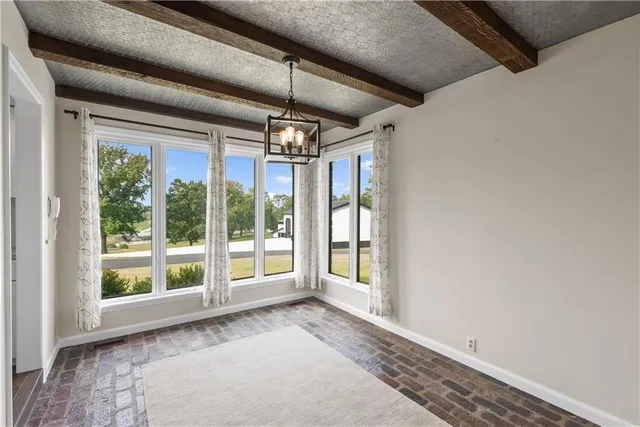 $790,000 | 1901 Moffet Road, St. Joseph, MO 64507