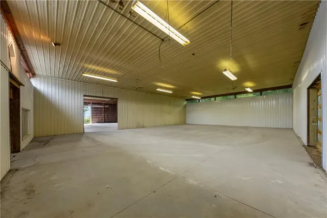 $1,149,999 | 1901 Moffet Road, St. Joseph, MO 64507