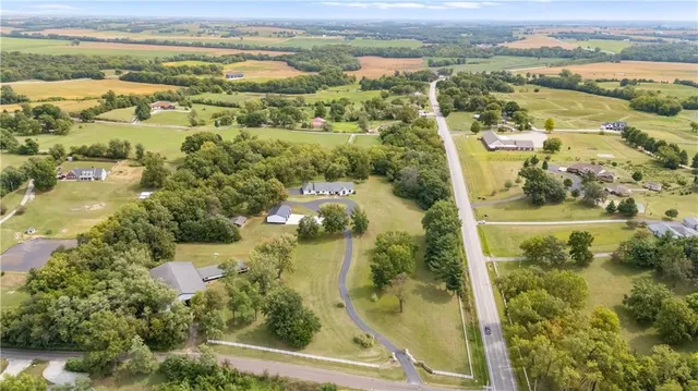 $1,149,999 | 1901 Moffet Road, St. Joseph, MO 64507