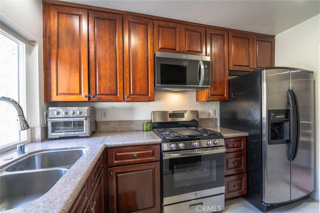 45 Oval Irvine, CA 92604 - Photo 14 of 40