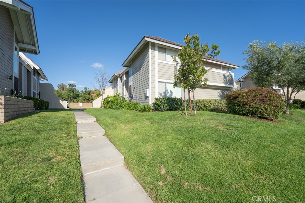 45 Oval Irvine, CA 92604 - Photo 32 of 40