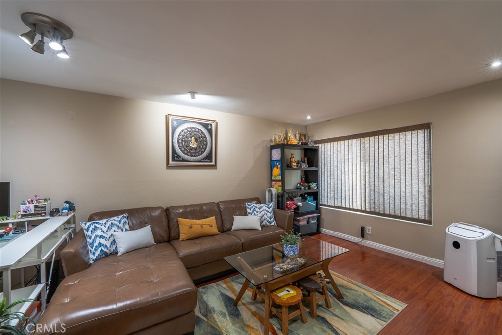 45 Oval Irvine, CA 92604 - Photo 8 of 40