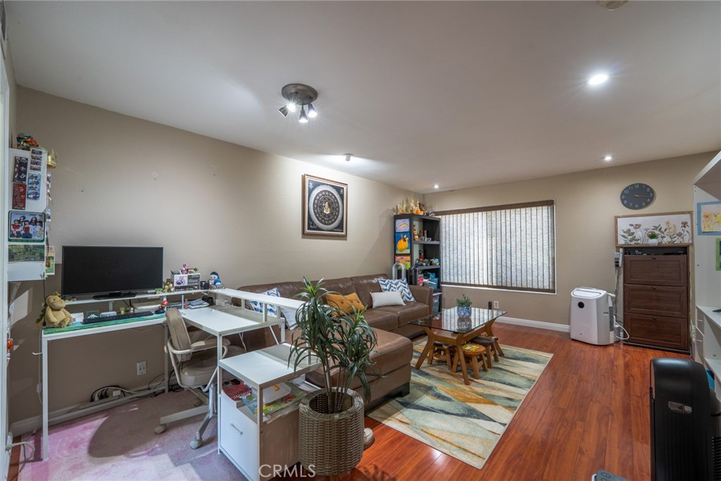 45 Oval Irvine, CA 92604 - Photo 9 of 40