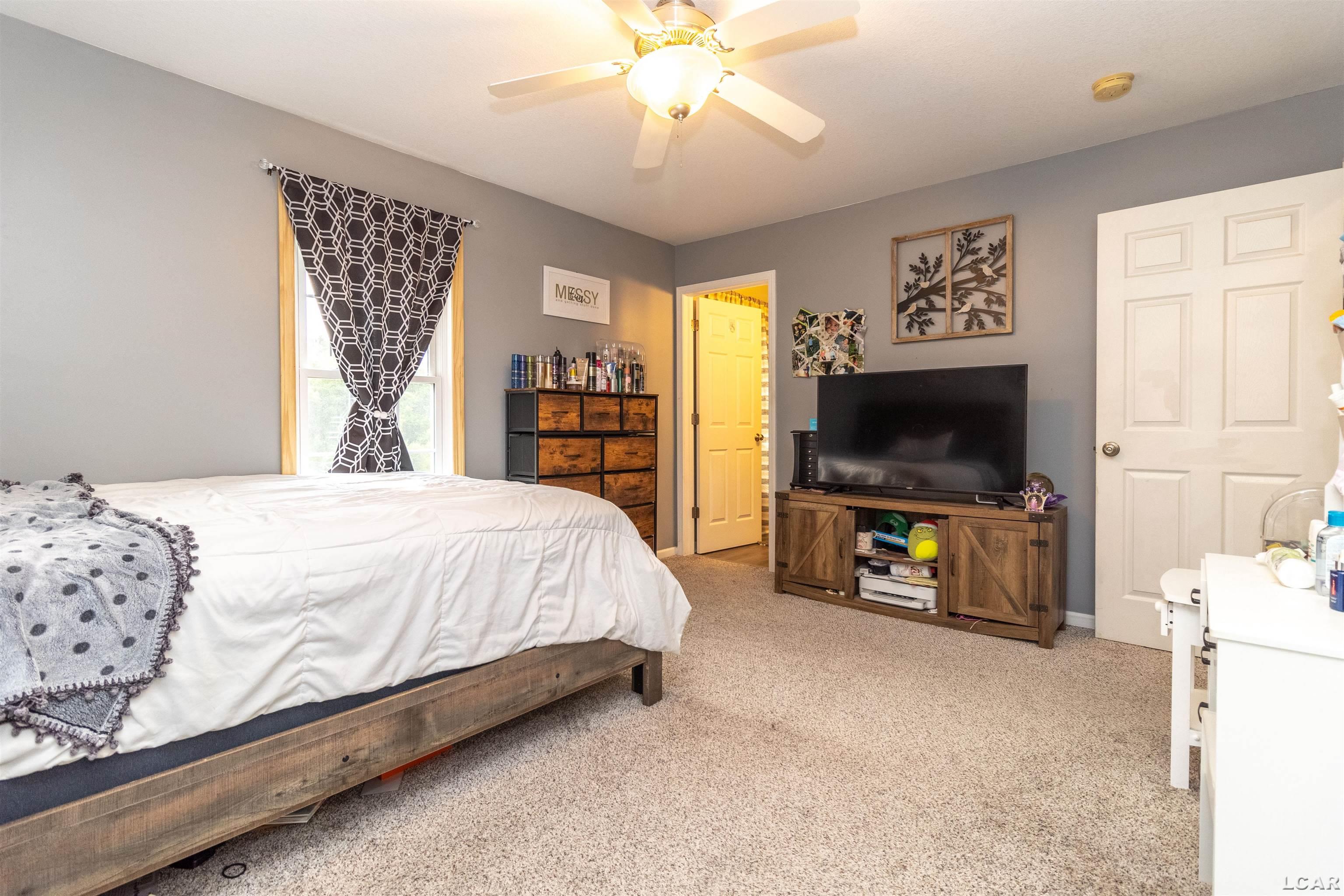 3193 Beaver Creek Ridge Adrian, MI 49221 - Photo 15 of 30 50180335-c7c3b944-7355-43f4-be34-6b9a5d7d3cea.JPG
