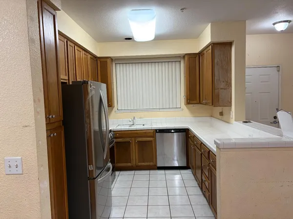 $650,000 | 1400 El Camino Real, Unit 122, South San Francisco, CA 94080