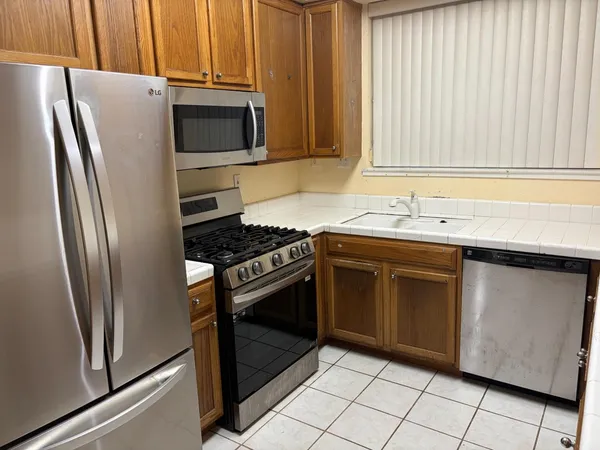 $650,000 | 1400 El Camino Real, Unit 122, South San Francisco, CA 94080