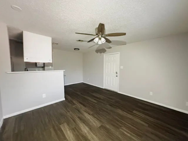 $800 | 4500 Witham Lane, Unit 204, Austin, TX 78745