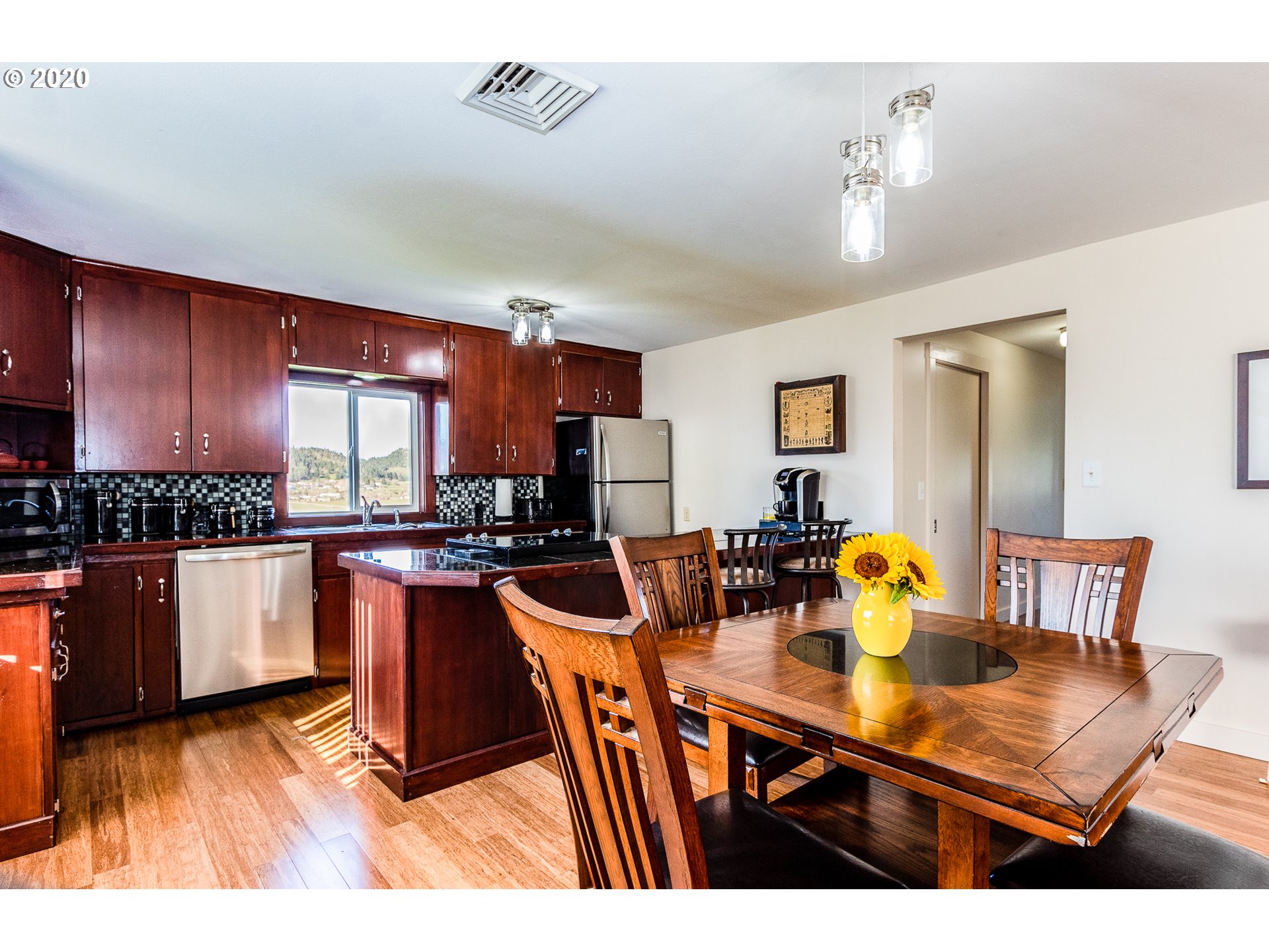 2358 South Side Road Sutherlin, OR 97479 - Photo 8 of 32