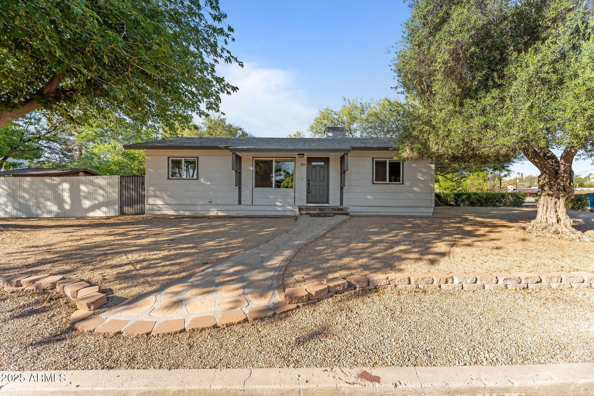 209 Sylvan Road Wickenburg, AZ 85390 - Photo 3 of 25 1-web-or-mls-DSC07844
