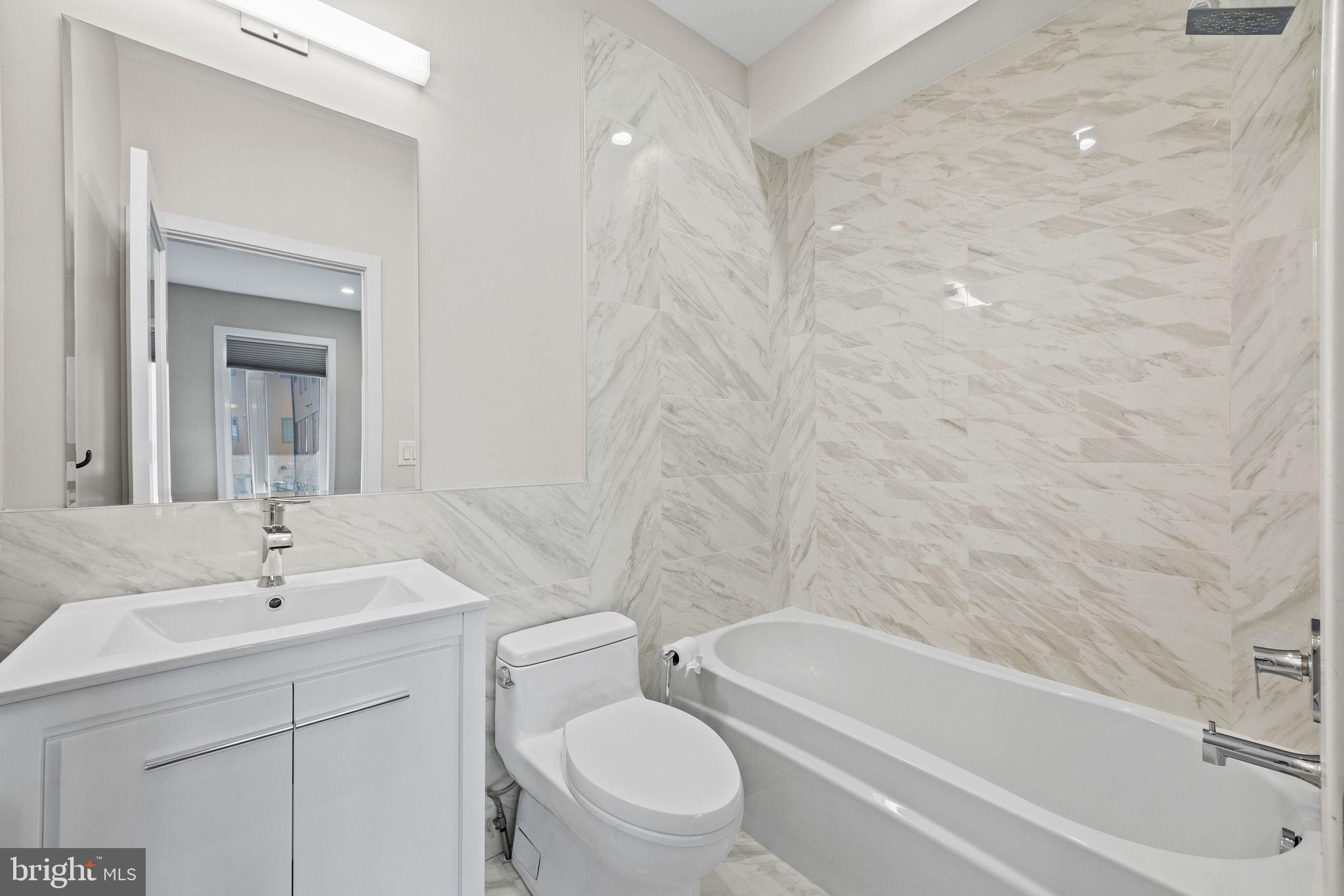 2106 Spring Street Philadelphia, PA 19103 - Photo 37 of 68