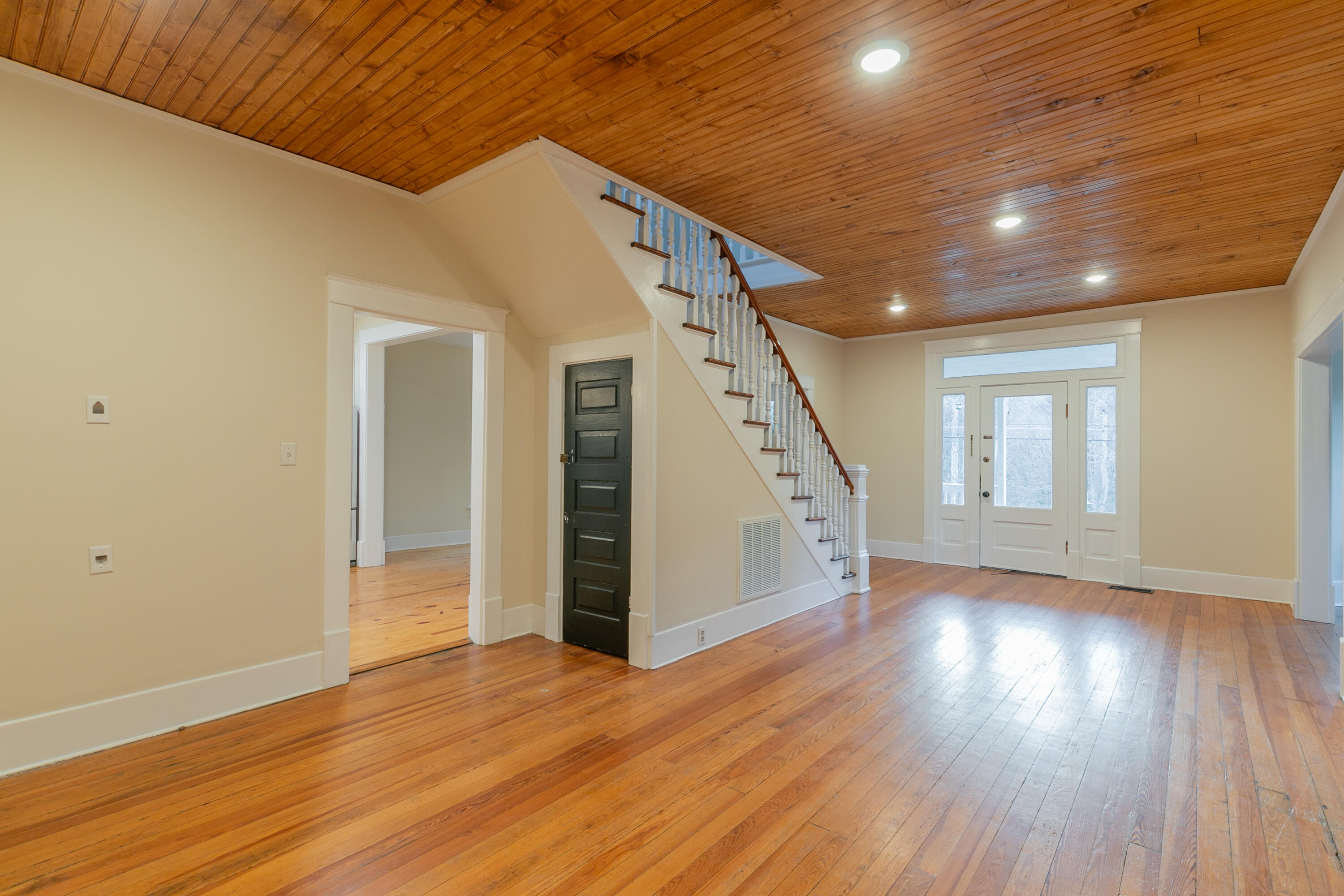 5822 Burnt Mill Road Chattanooga, TN 37410 - Photo 5 of 20 B5D_0142