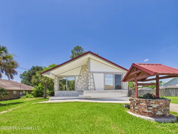 $195,000 | 3605 North 9th Street, Ocean Springs, MS 39564