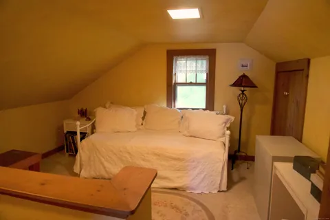 $300,000 | 86 Christian Hill Road, Haddam, CT 06441