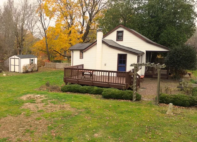 $300,000 | 86 Christian Hill Road, Haddam, CT 06441