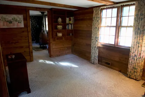 $300,000 | 86 Christian Hill Road, Haddam, CT 06441