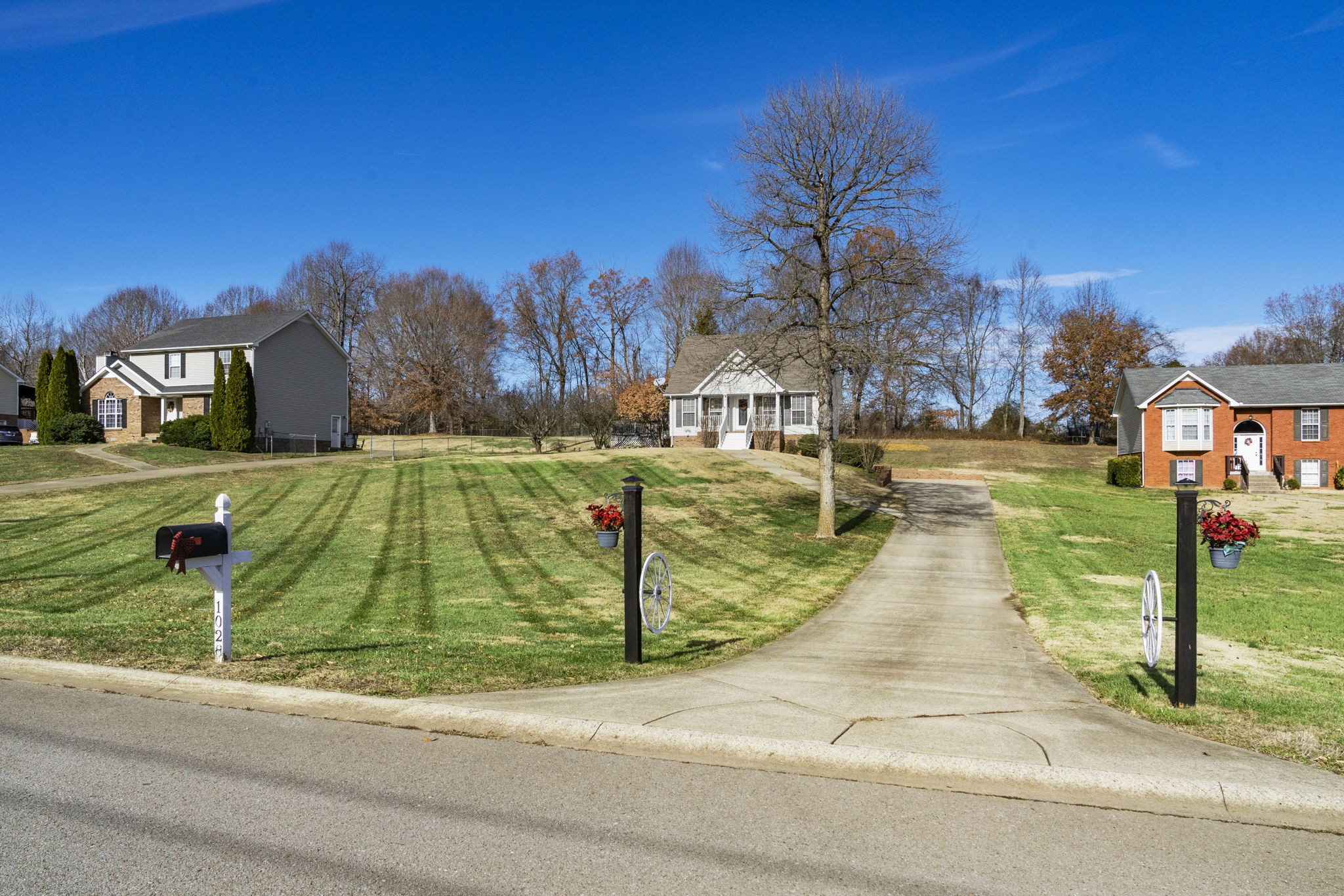 1028 Heatherwood Road Pleasant View, TN 37146 - Photo 2 of 45 Gallery Image 2