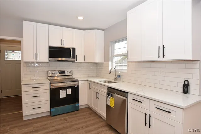 $2,100 | 112 Woodlawn Avenue West, Utica, NY 13502