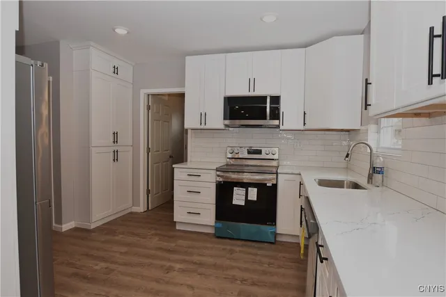 $2,100 | 112 Woodlawn Avenue West, Utica, NY 13502