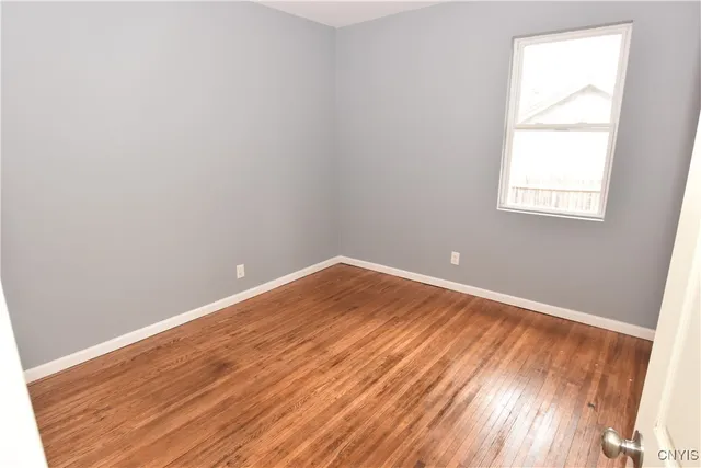 $2,100 | 112 Woodlawn Avenue West, Utica, NY 13502