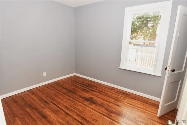 $2,100 | 112 Woodlawn Avenue West, Utica, NY 13502