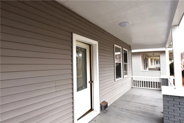 $2,100 | 112 Woodlawn Avenue West, Utica, NY 13502