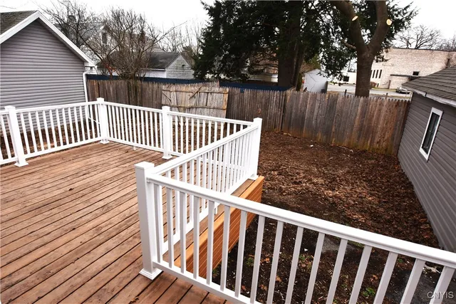 $2,100 | 112 Woodlawn Avenue West, Utica, NY 13502