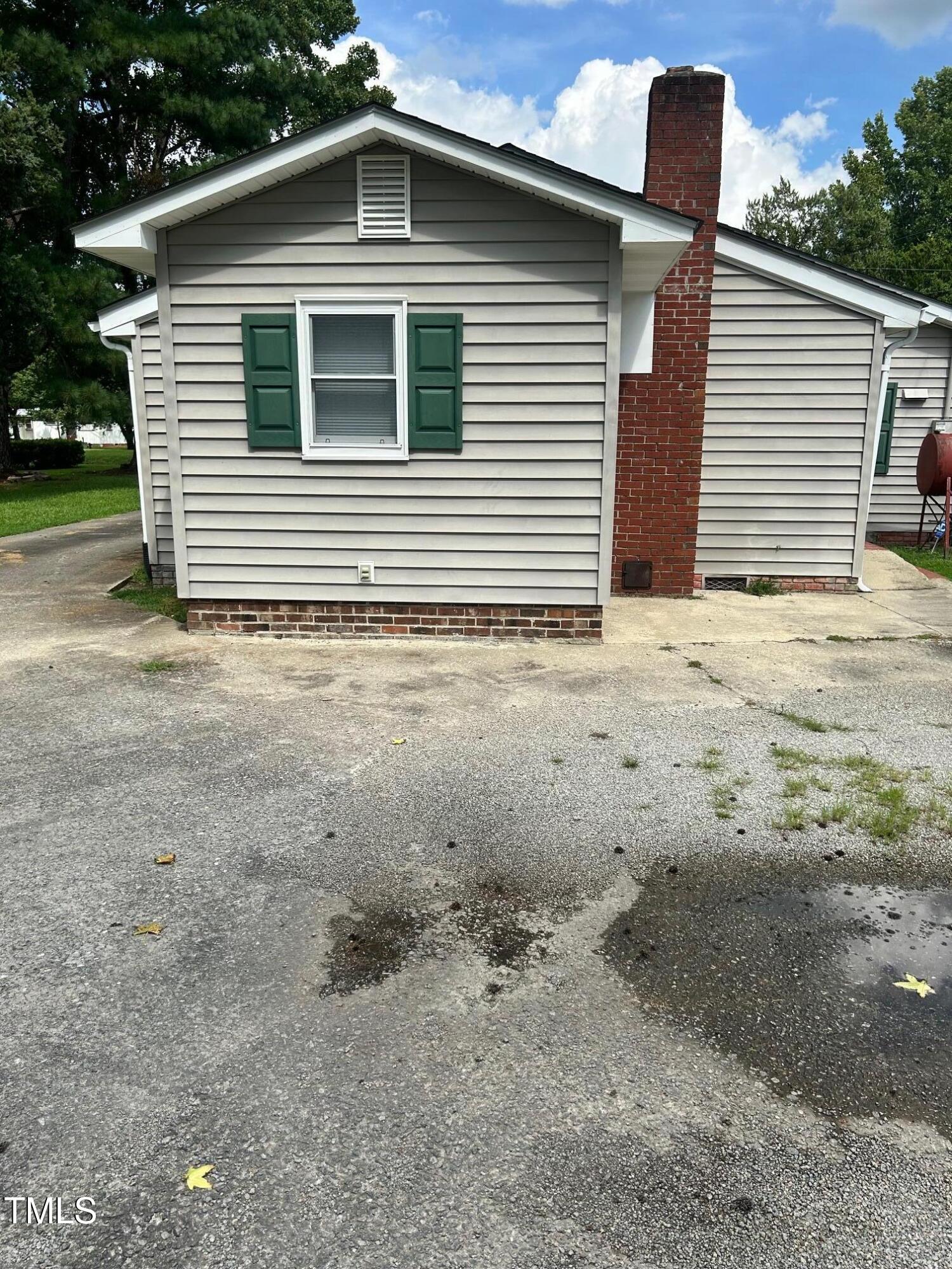 10841 Highway 32 Roper, NC 27970 - Photo 26 of 29 a front view of a house