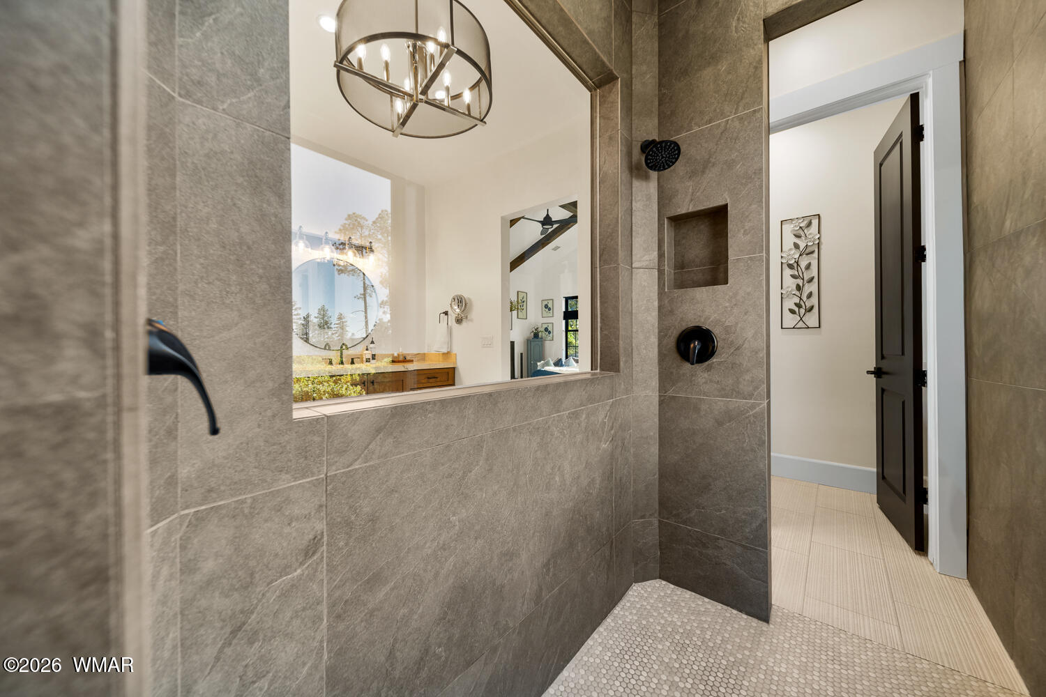 512 Fieldy Road Show Low, AZ 85901 - Photo 41 of 128 Resort-Style Primary Bath