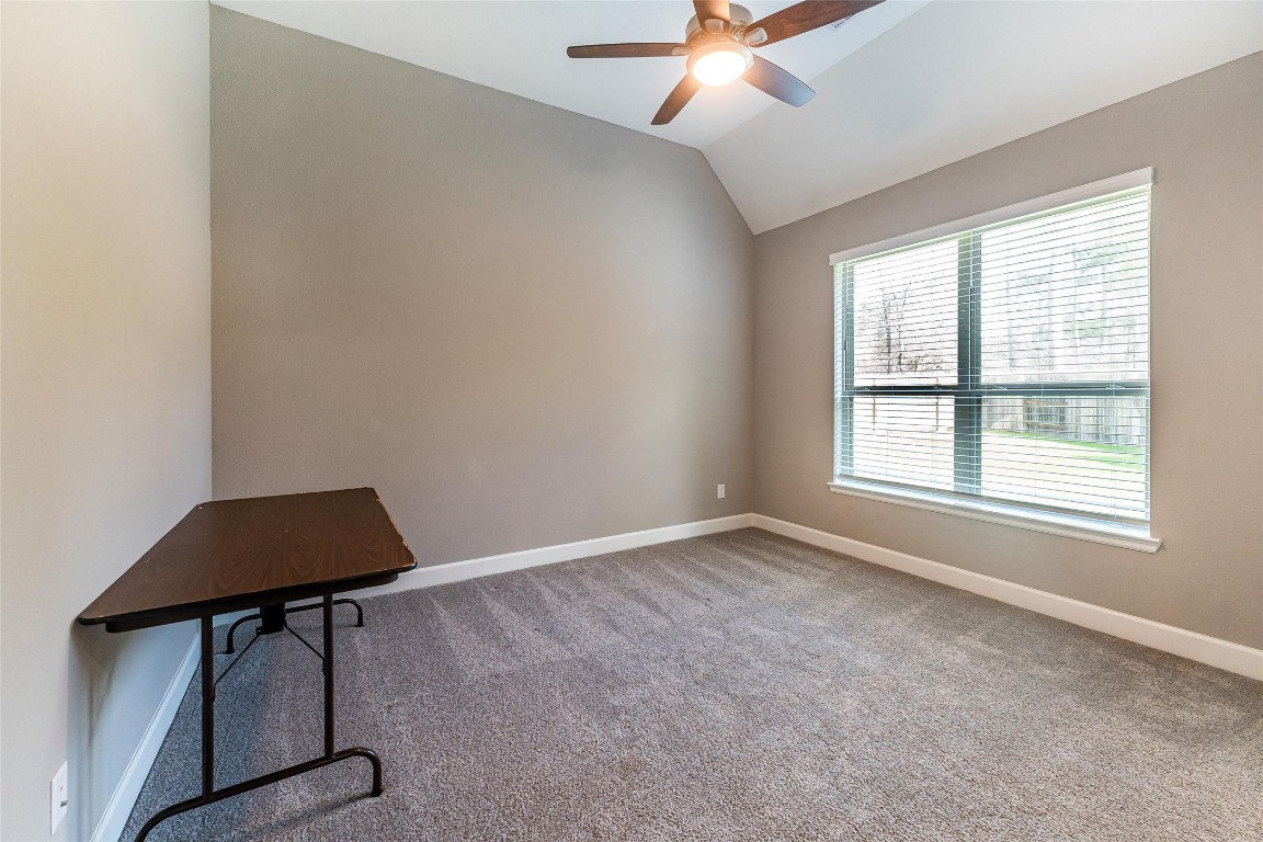 1050 Groveton Ridge Lane Pinehurst, TX 77362 - Photo 37 of 50 Secondary bedroom #3 with Jack & Jill bath