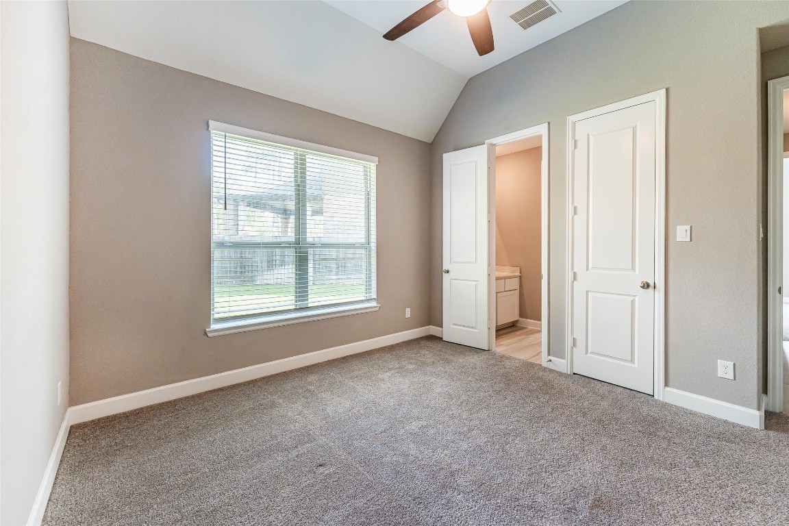 1050 Groveton Ridge Lane Pinehurst, TX 77362 - Photo 40 of 50 Secondary bedroom #4 with Jack & Jill bath