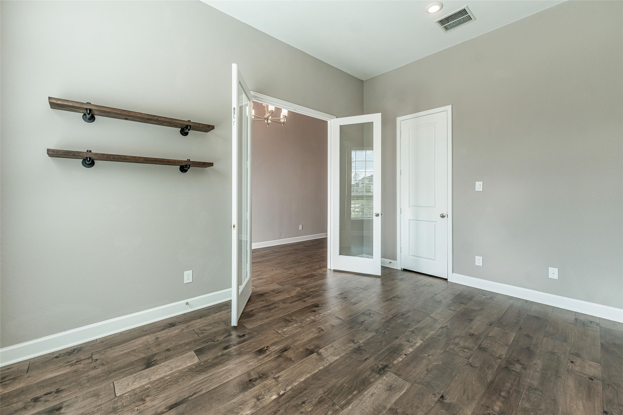1050 Groveton Ridge Lane Pinehurst, TX 77362 - Photo 9 of 50 a view of an empty room