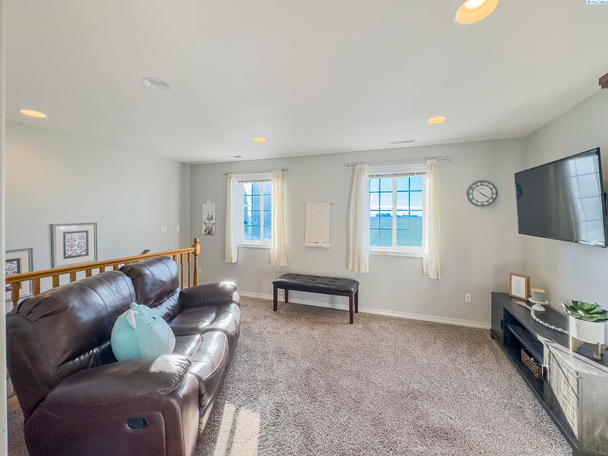 3492 Elm Road Pasco, WA 99301 - Photo 28 of 41 Gallery Image 28