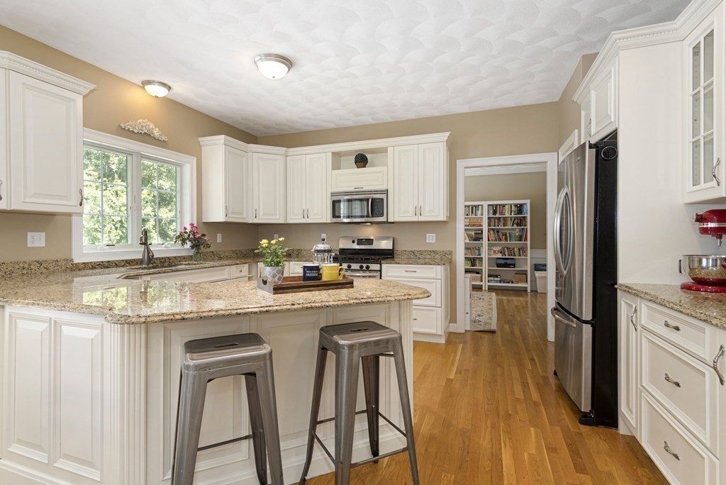 122 Spectacle Pond Road Littleton, MA 01460 - Photo 7 of 42