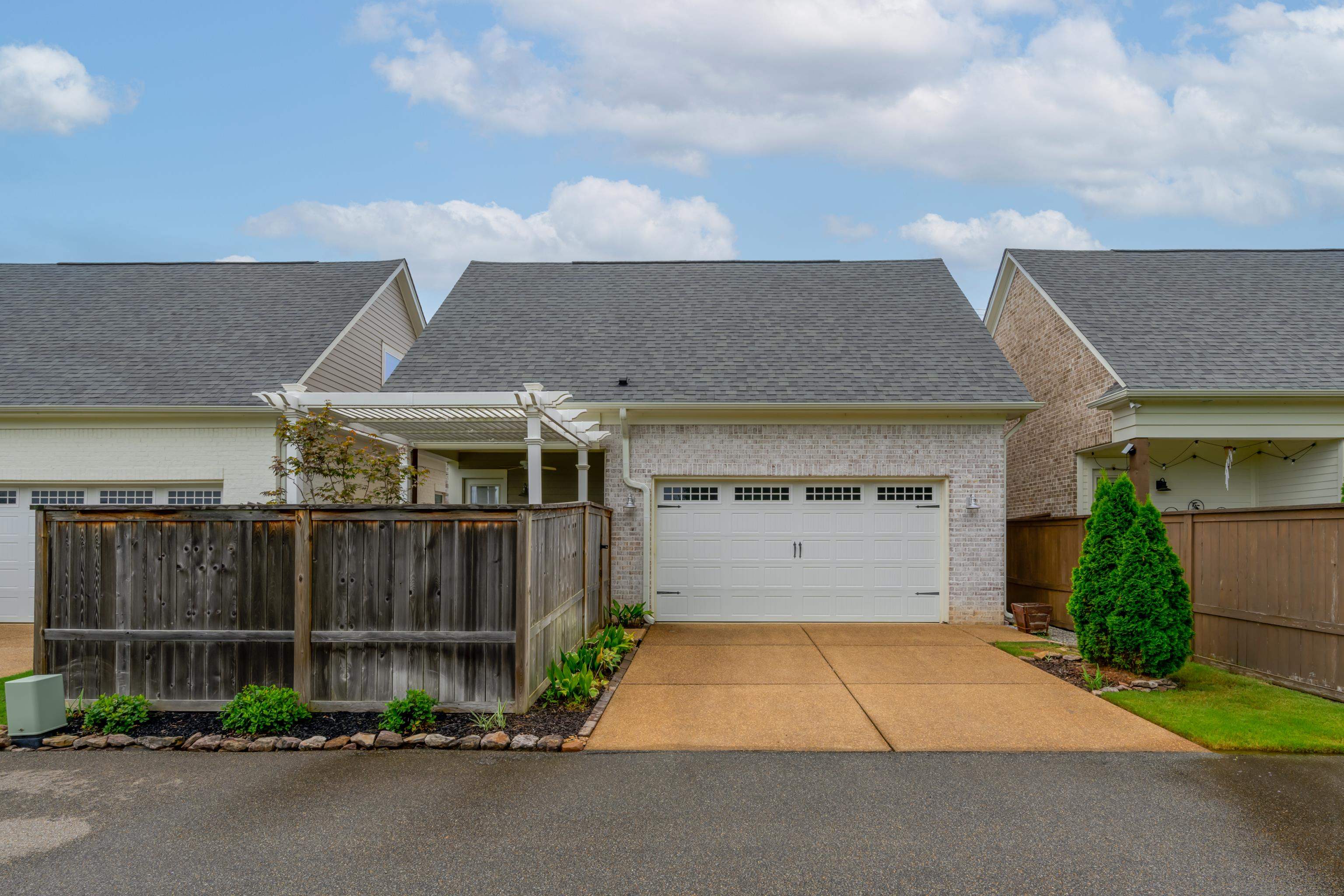 502 South Shea Road Collierville, TN 38017 - Photo 39 of 40 View of front of house with a garage