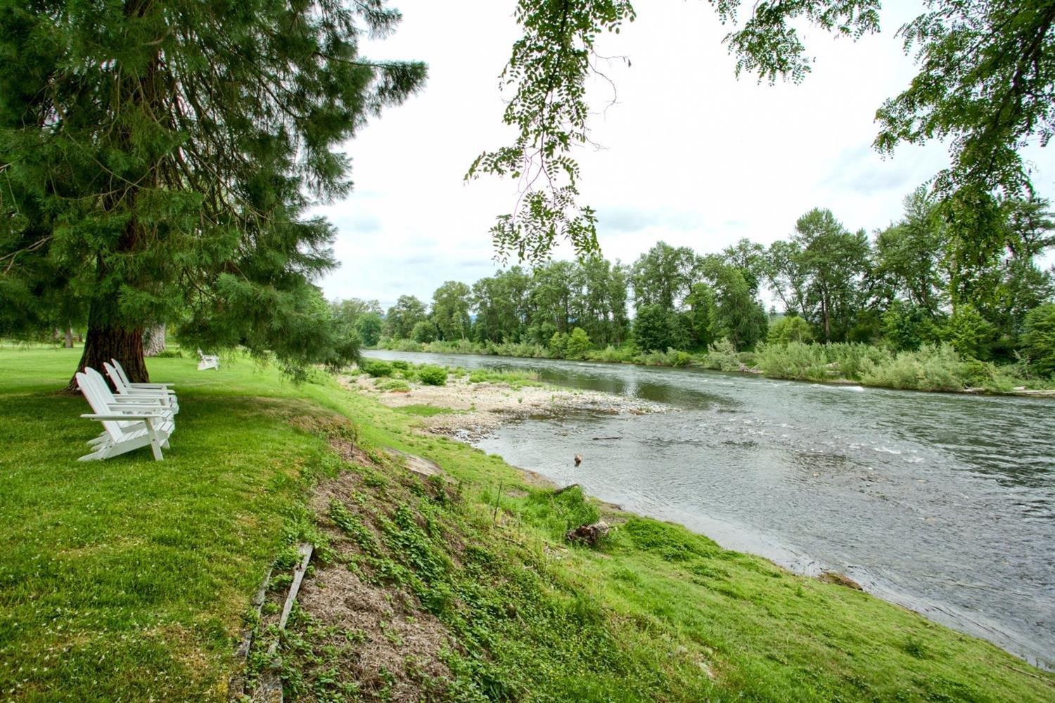 2818 South River Road Grants Pass, OR 97527 - Photo 3 of 35 River access!