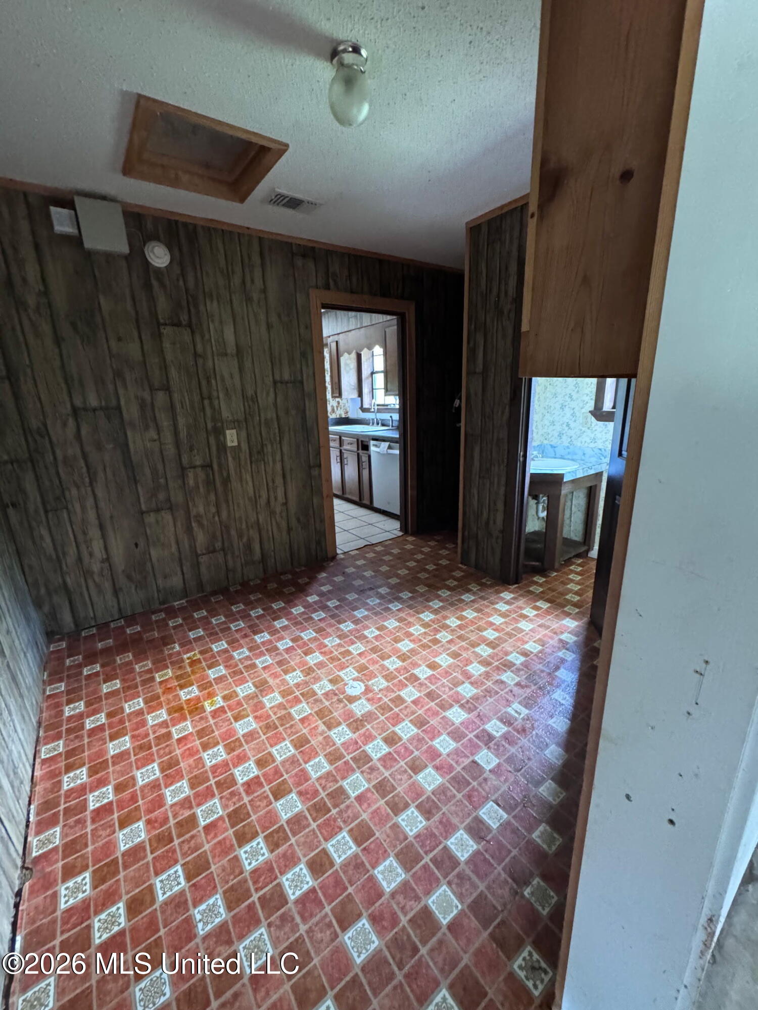 508 Wire Road East Perkinston, MS 39573 - Photo 8 of 20 1690389692859302108