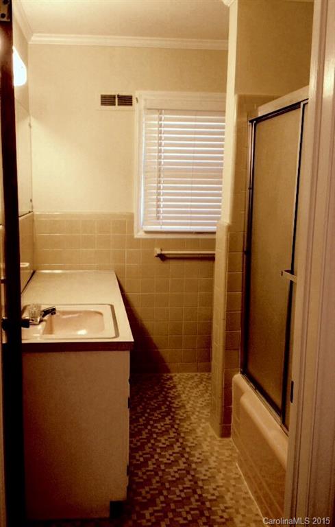 1701 Cathey Road Charlotte, NC 28214 - Photo 12 of 18 Gallery Image 12