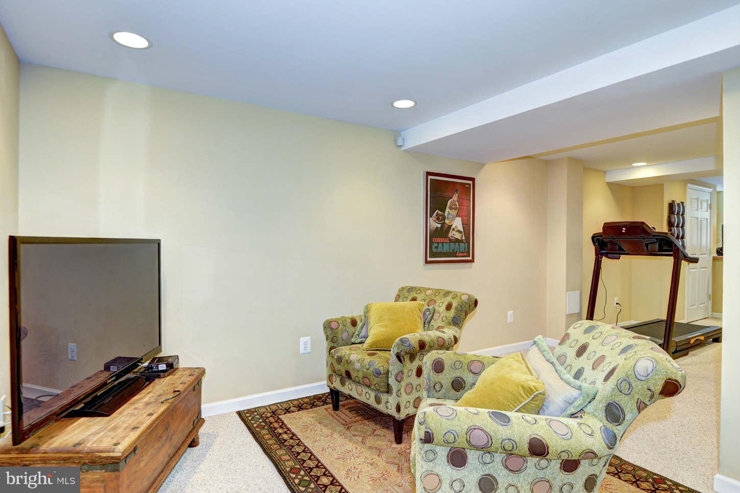 6209 Patuxent Quarter Road Elkridge, MD 21076 - Photo 20 of 28 Lower Level