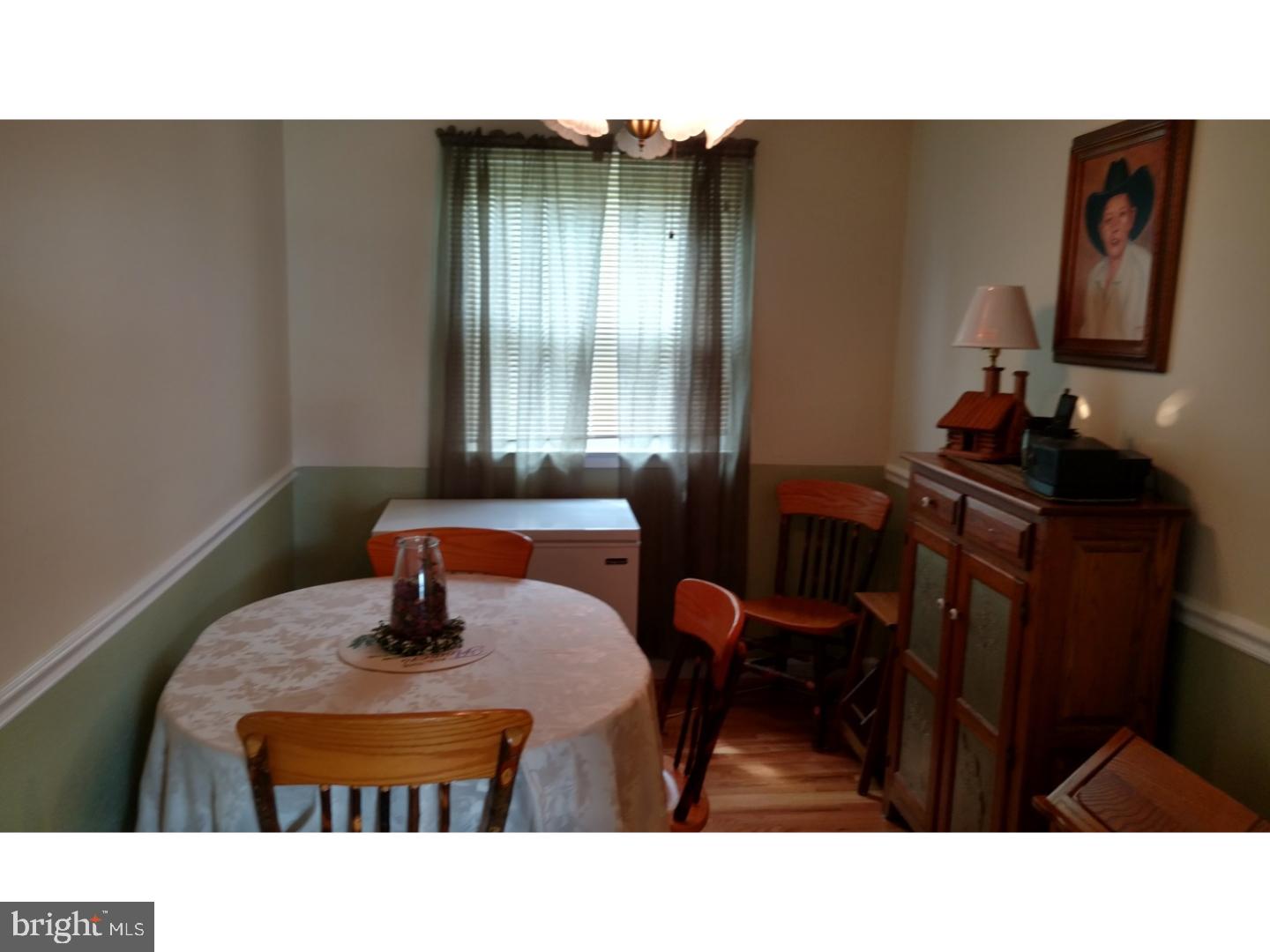 10 Paul Road New Castle, DE 19720 - Photo 7 of 14 Dining Room