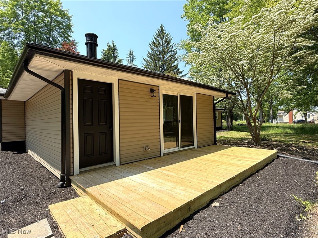 1074 Ridge Road Vienna, OH 44473 - Photo 33 of 35 8'x20' Wood Deck