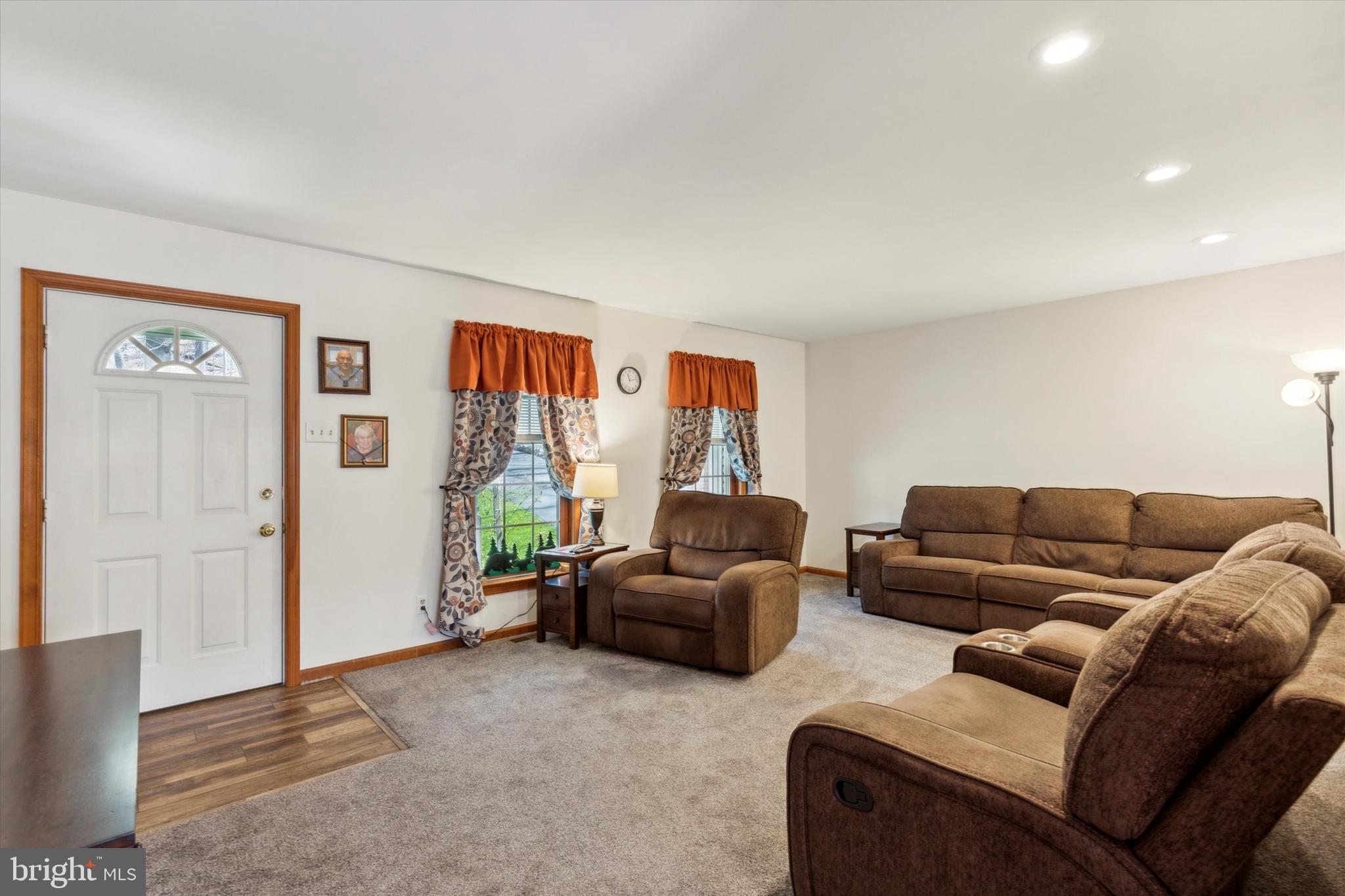 232 Old State Road Boyertown, PA 19512 - Photo 4 of 46 Living room