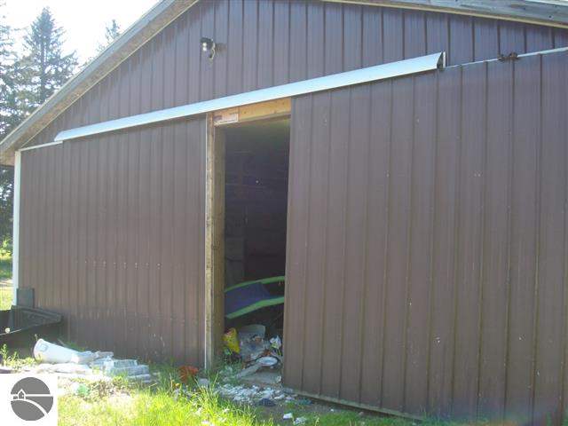 7222 West Airline Road Weidman, MI 48893 - Photo 11 of 16 1747003-10.JPG