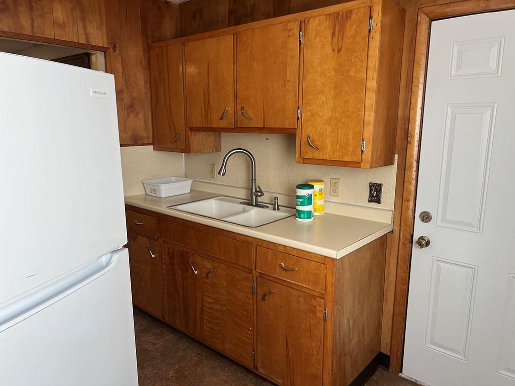 626-628 Locust Street Indiana, PA 15701 - Photo 7 of 14 Apartment Kitchen
