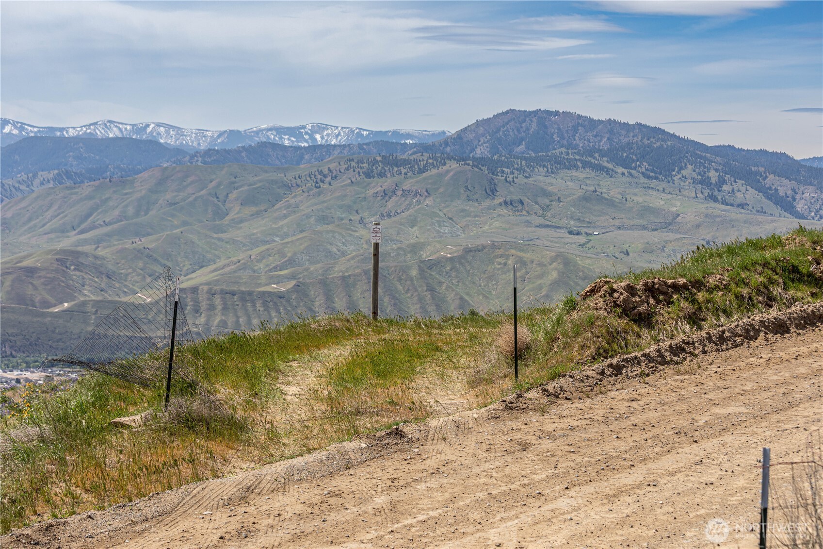 1 Burch Mountain Road Wenatchee, WA 98801 - Photo 33 of 34 a view of a backyard of a house