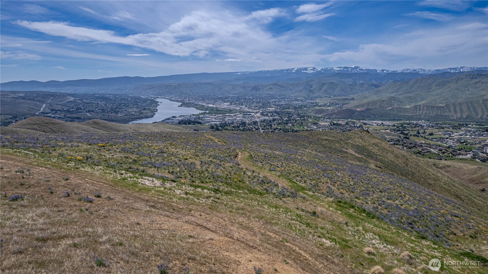 1 Burch Mountain Road Wenatchee, WA 98801 - Photo 4 of 34 a view of lake and mountain