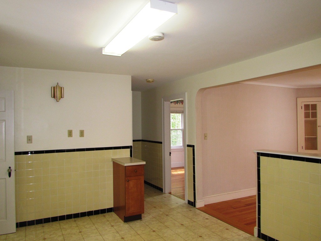51 Ideal Road Worcester, MA 01604 - Photo 5 of 29 Gallery Image 5